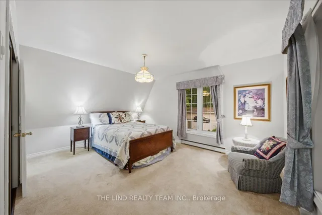 100 Bridle Path, East Gwillimbury 4