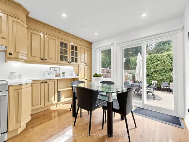 21 GLENMANOR Way, Vaughan 4