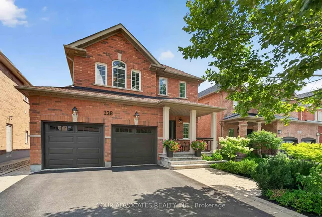 228 Twin Hills Cres, Vaughan 2