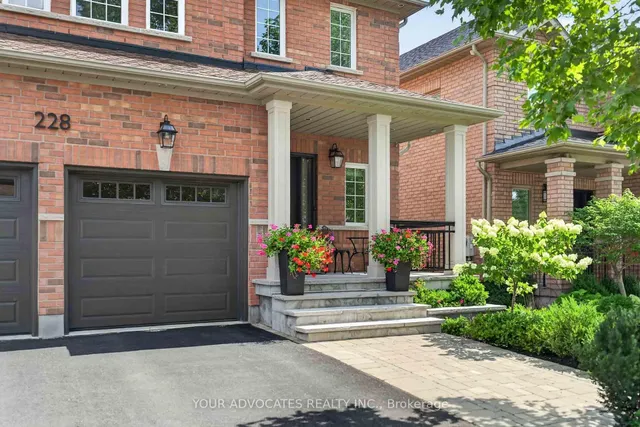 228 Twin Hills Cres, Vaughan 3