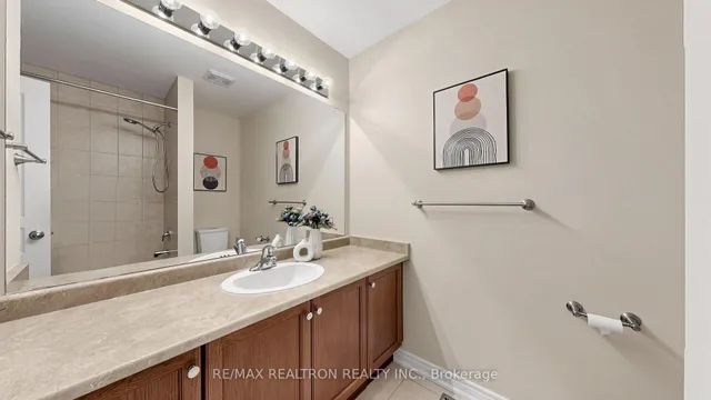 27 Pelham Dr, Vaughan 2
