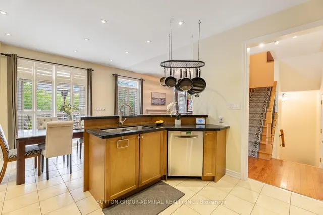 354 Autumn Hill Blvd, Vaughan 3