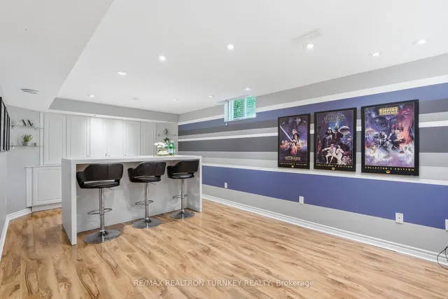 818 Exceller Circ, Newmarket 4