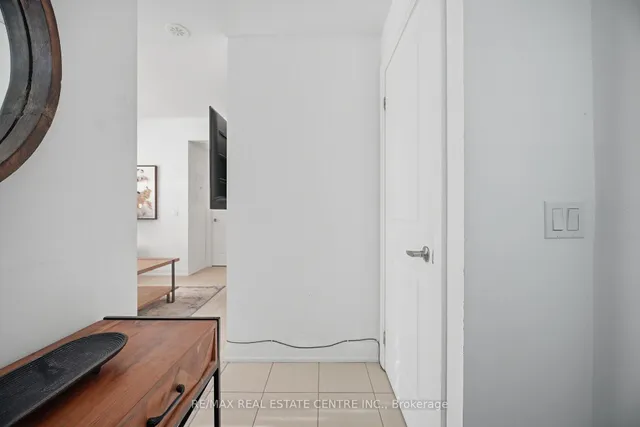 5279 Highway 7 #1402, Vaughan 5