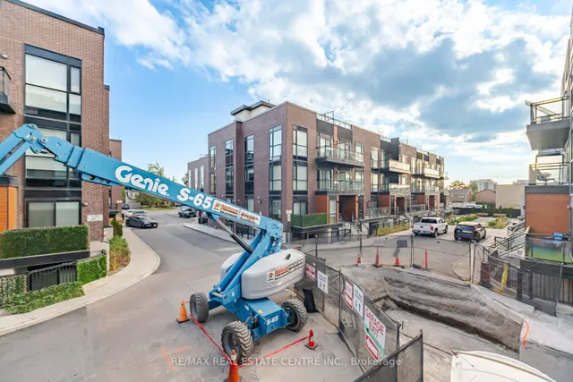 5279 Highway 7 #1402, Vaughan 2