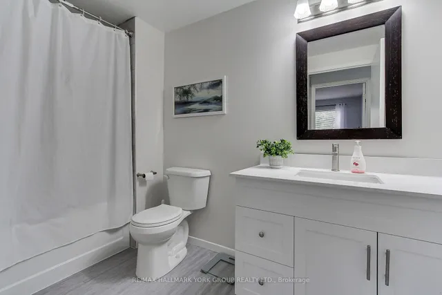 166 Olive St #109, East Gwillimbury 3