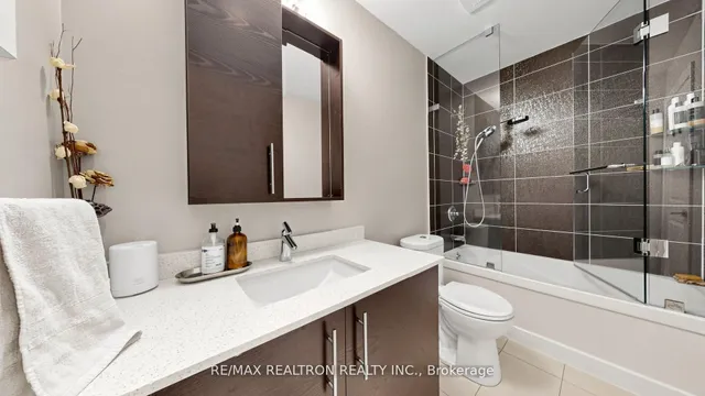 277 South Park Rd #203, Markham 4