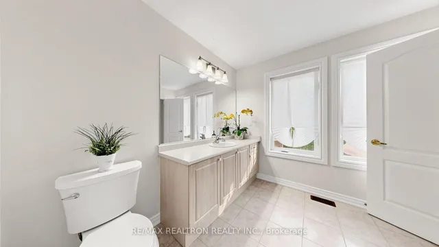 9 Gardon Ave, Markham 5