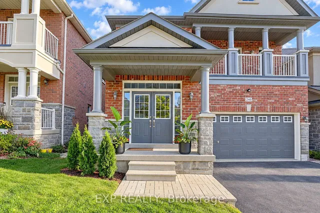 240 Aspenwood Dr, Newmarket 2