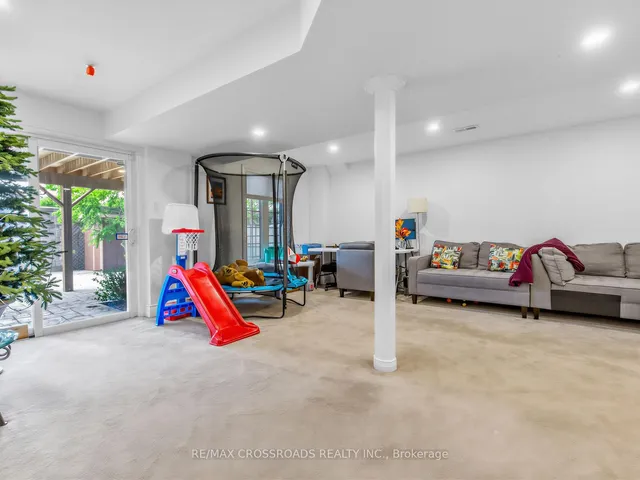 23 Worthview Dr, Vaughan 5