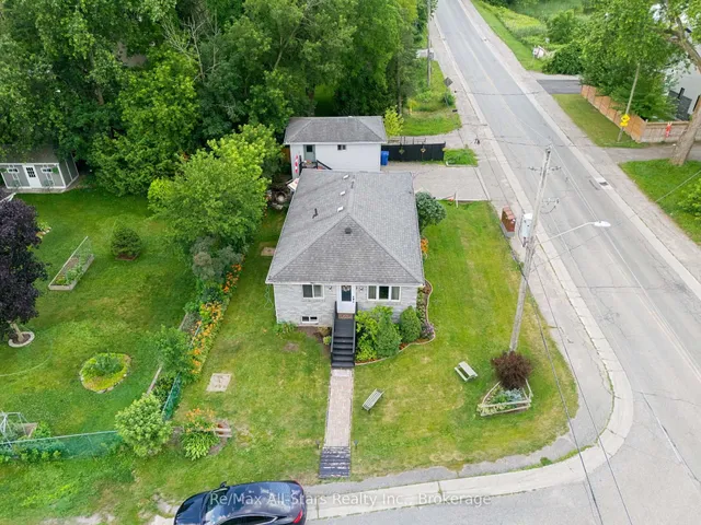 1 Maple Grove St, Whitchurch-Stouffville 4