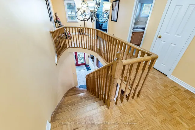 233 Vellore Ave, Vaughan 4