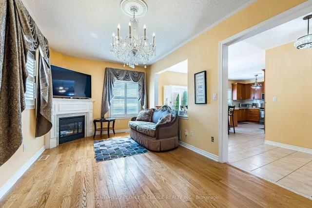 233 Vellore Ave, Vaughan 5