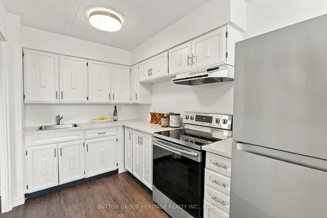 15390 Yonge St #406, Aurora 5