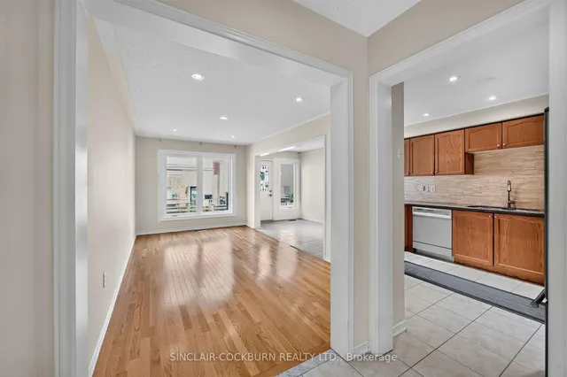 14 Barr Cres, Aurora 2