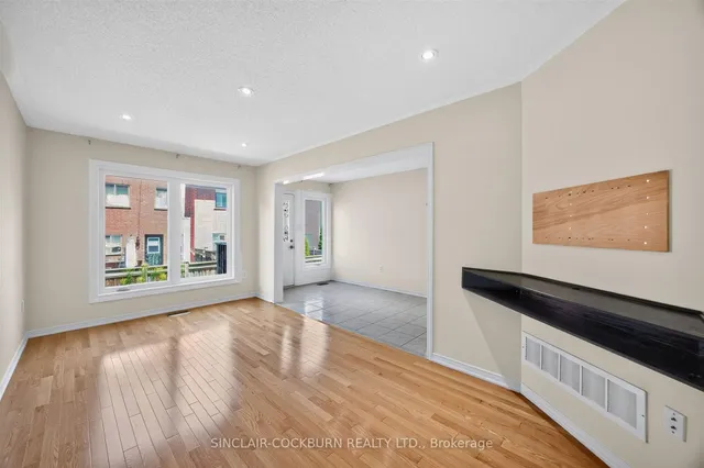 14 Barr Cres, Aurora 4