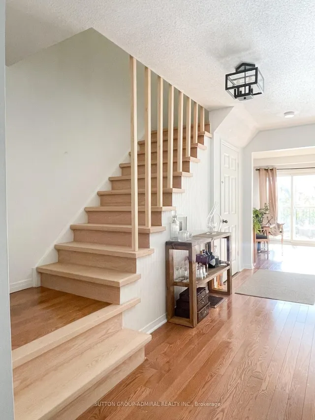 19 Backus Crt, Markham 4