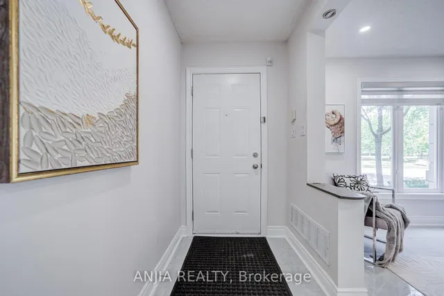 25 Galleria Pkwy, Markham 3