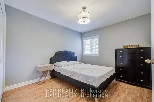 292 Sheridan Crt, Newmarket 5