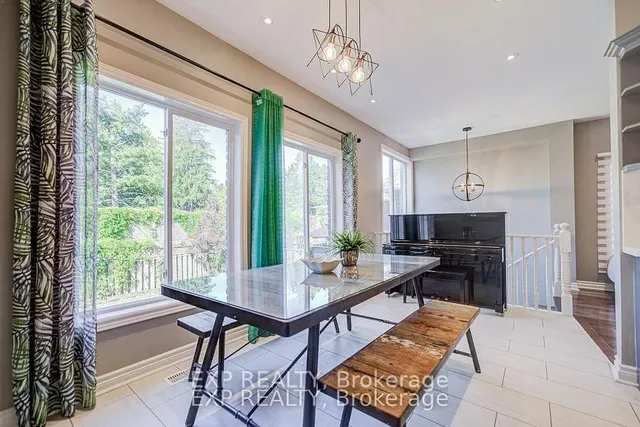 292 Sheridan Crt, Newmarket 4