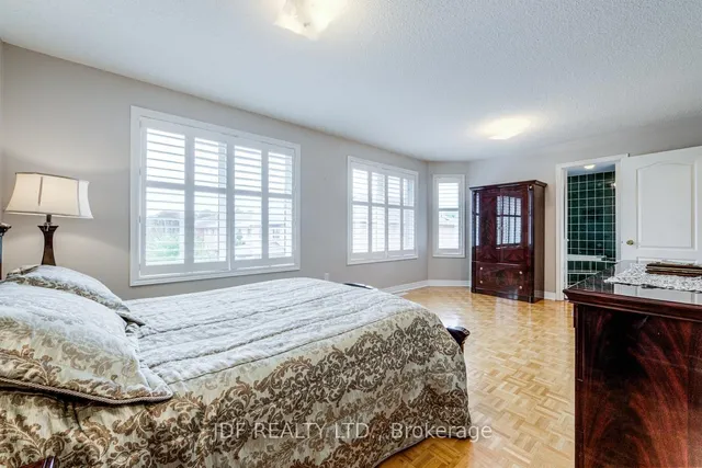 164 Golden Gate Circ, Vaughan 2