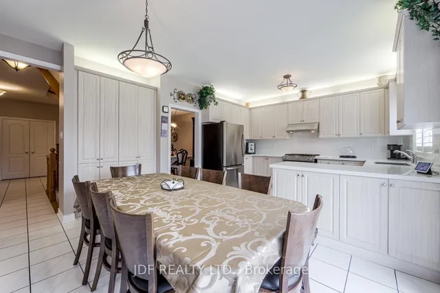 164 Golden Gate Circ, Vaughan 3