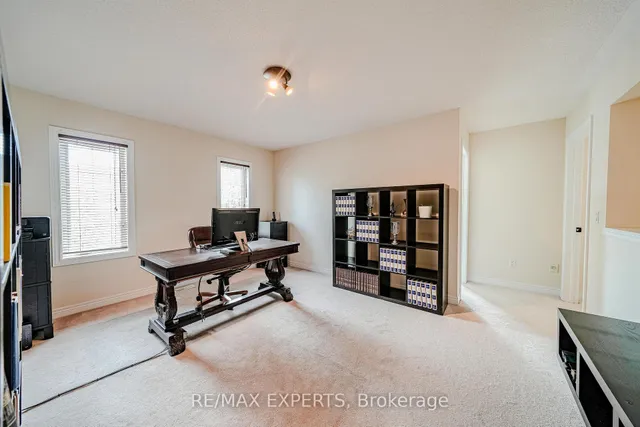 6 Elyssa Dr, Richmond Hill 3