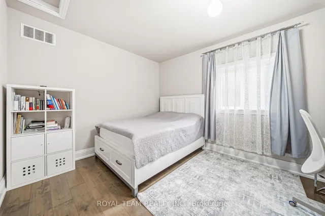106 Centre St, King 4