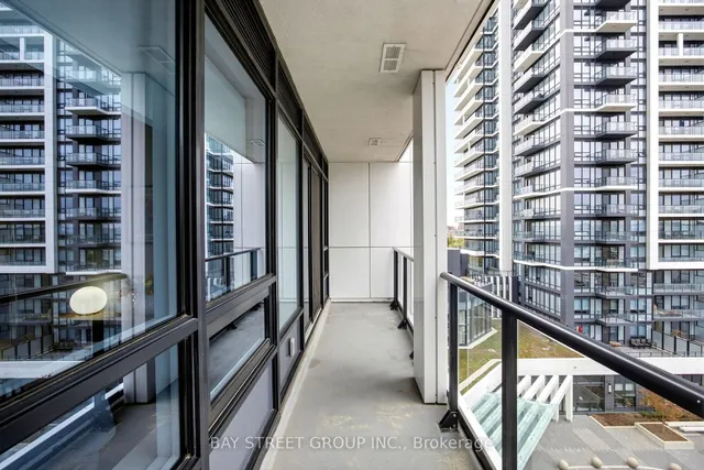 18 Water Walk Dr #706, Markham 4