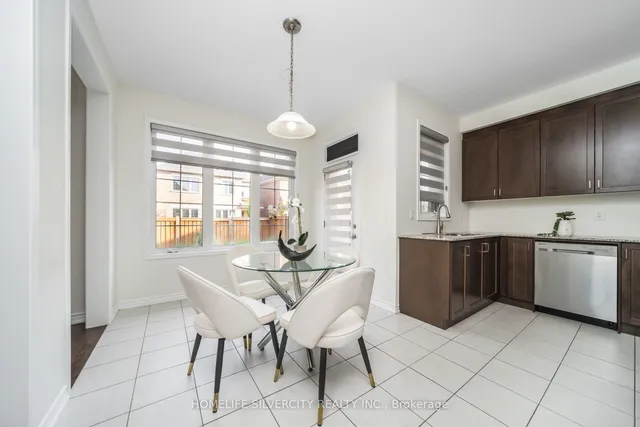 67 Ten Pines Rd, Vaughan 4