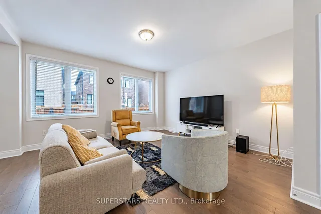 16 Lepp Dr, Markham 3