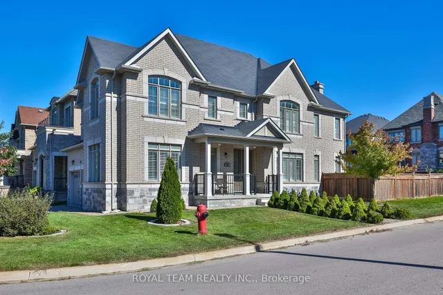 636 Mcgregor Farm Tr, Newmarket 2