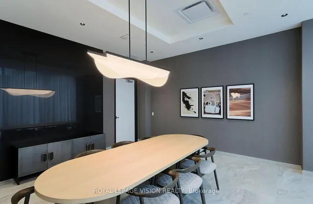 2 David Eyer Rd #625, Richmond Hill 5