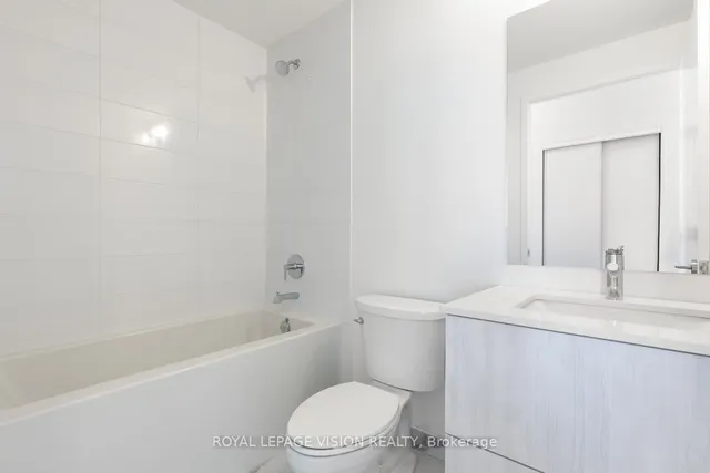 2 David Eyer Rd #625, Richmond Hill 3