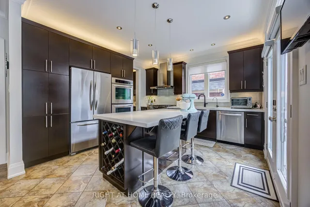 192 Robirwin St, Whitchurch-Stouffville 3