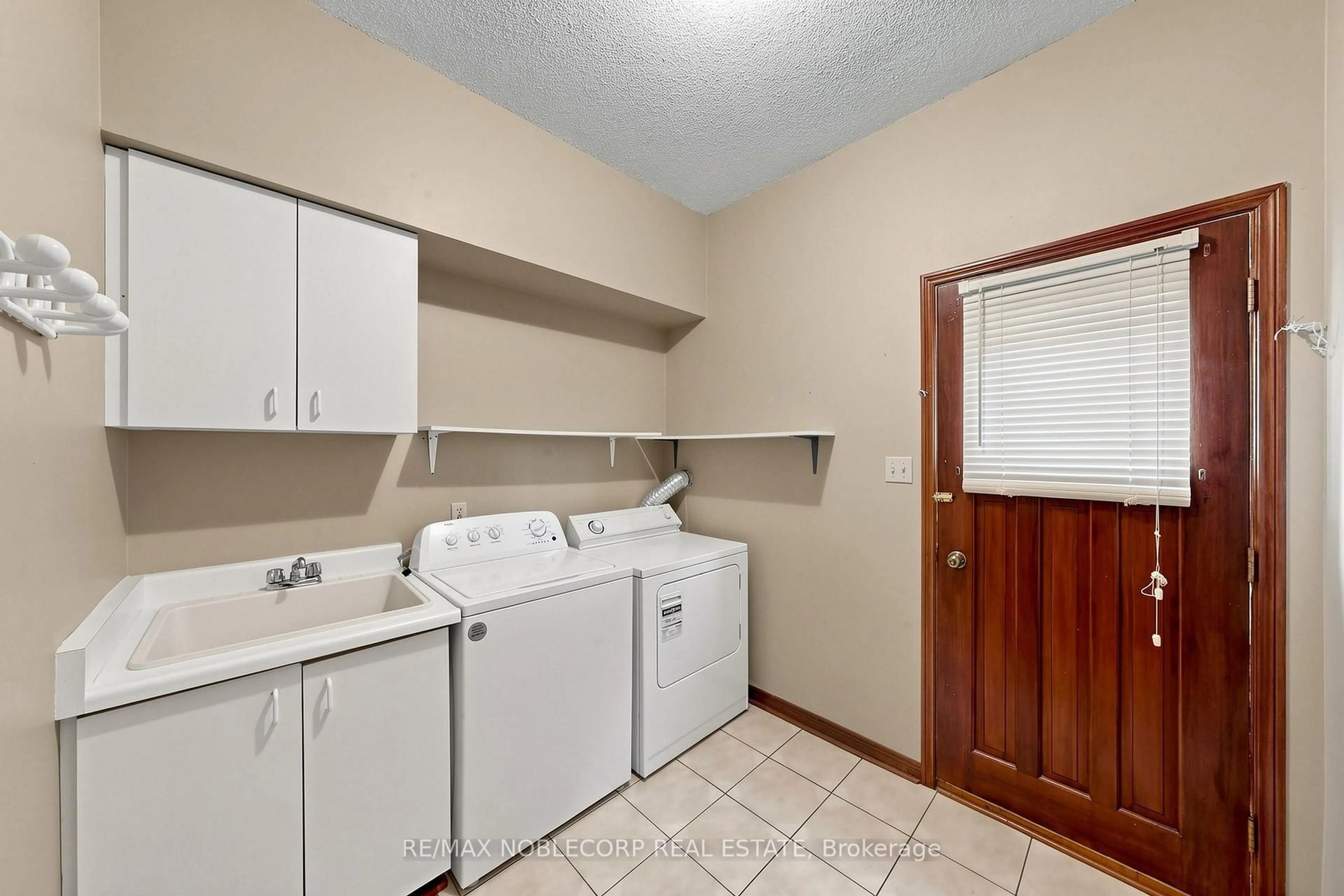 trreb/IMG-N13854402_1baa08a5-820a-4e4e-9608-1e3dfaf6ca02-l.jpg
