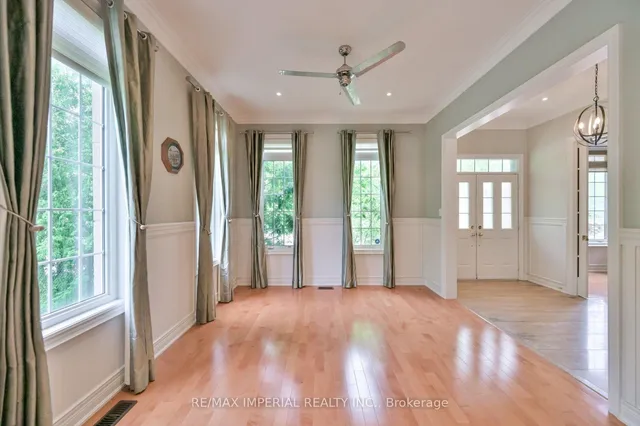 11 Candlelight Dr, Richmond Hill 5