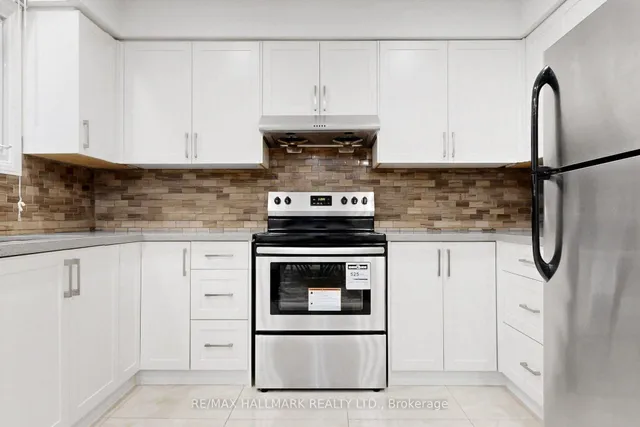 22 Pining Rd, Markham 2