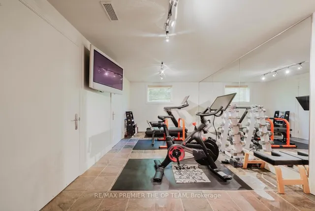 66 Clubhouse Rd, Vaughan 4
