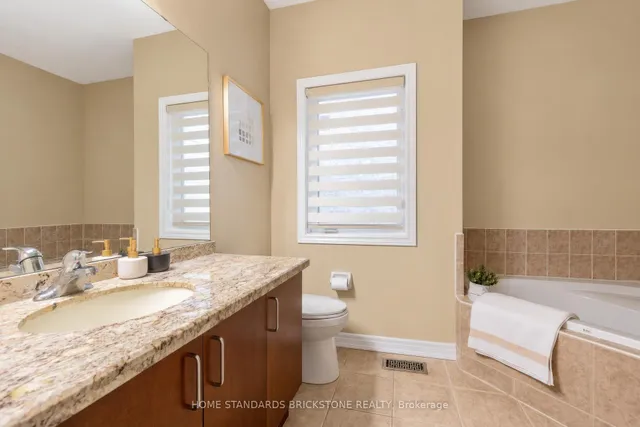 134 Kingshill Rd, Richmond Hill 3