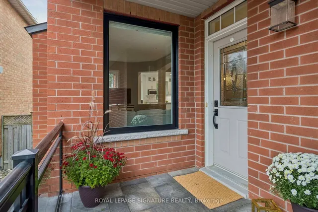 19 Ballymore Dr, Aurora 3