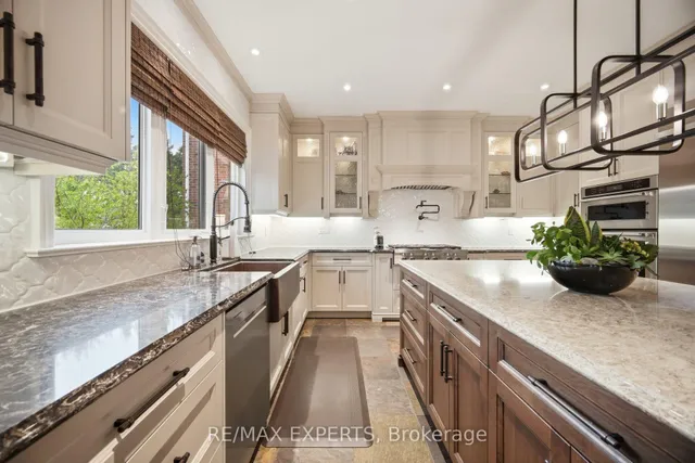 904 Damascus Crt, Newmarket 5