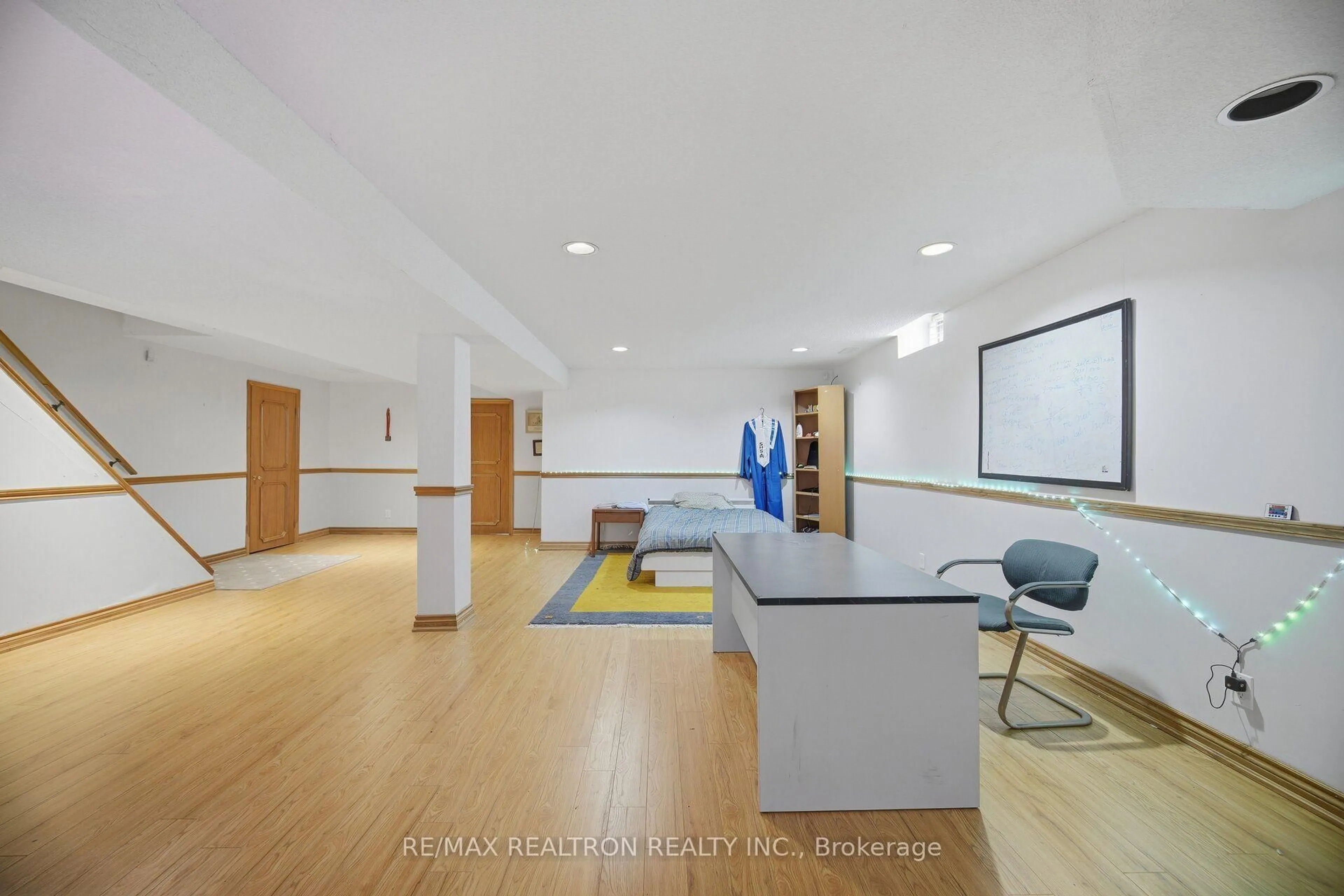 trreb/IMG-N13858344_1f31eb9e-9402-4ab1-b434-3bf373437828-l.jpg