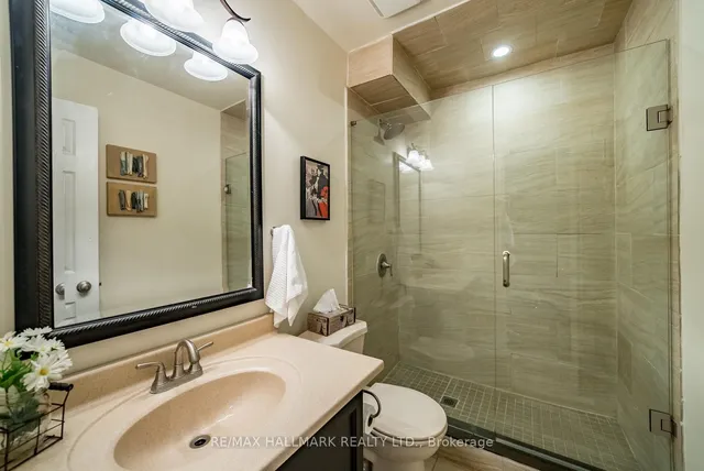 245 Cam Fella Blvd, Whitchurch-Stouffville 4