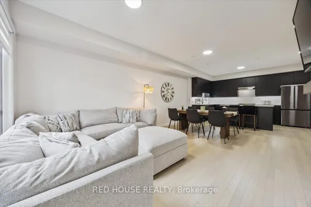 40 Baynes Way #7, Bradford West Gwillimbury 4