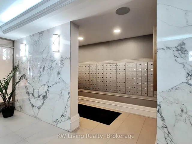 309 Major Mackenzie Dr #909, Richmond Hill 4
