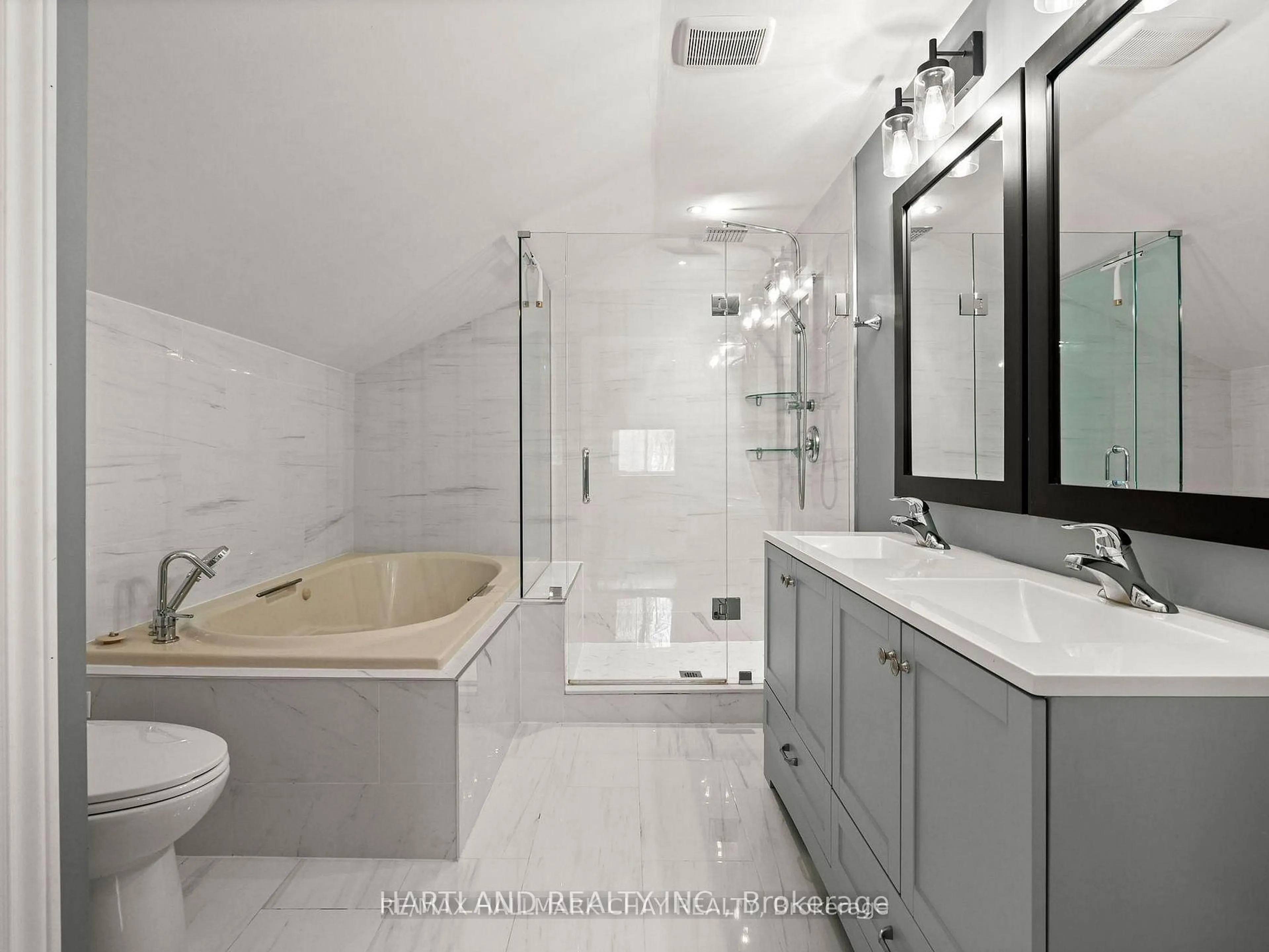 trreb/IMG-N13860186_3d58b5ef-45ba-4544-83b6-bef8f9b0b0a4-l.jpg