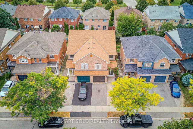 68 Harmony Rd, Vaughan 3