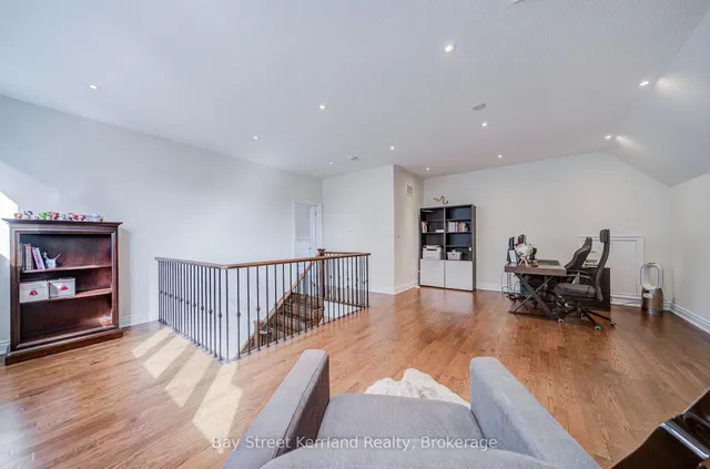 36 WILLOW HEIGHTS Blvd, Markham 4