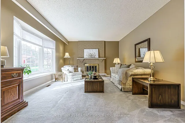 20 Simmons Cres, Aurora 5